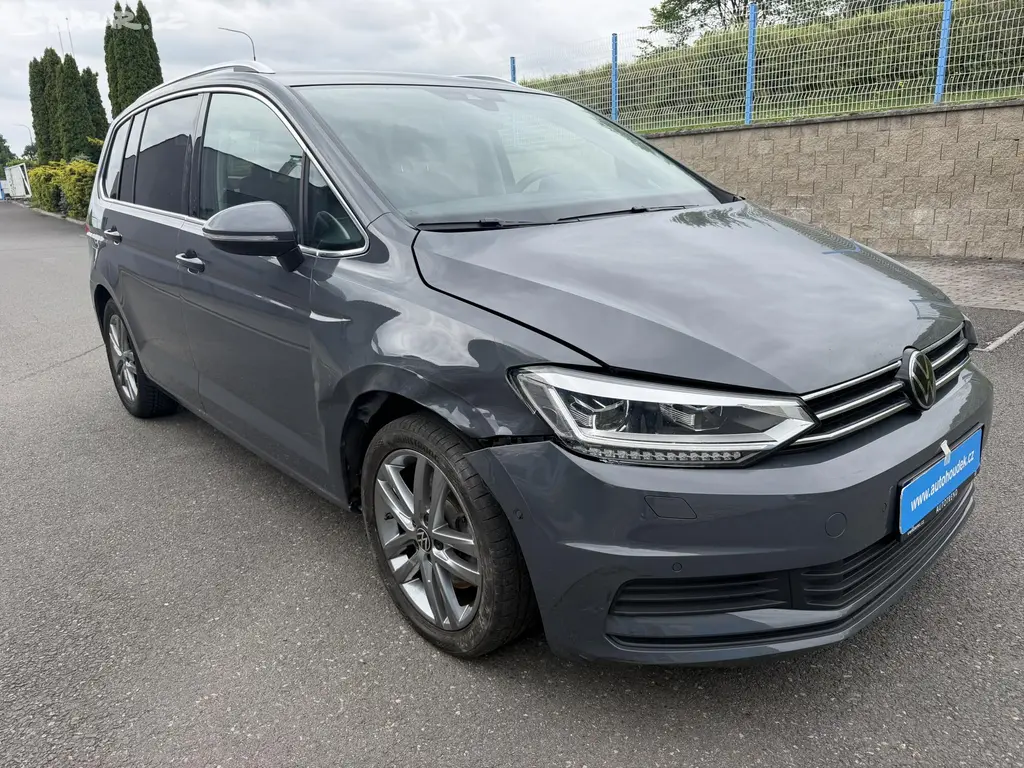 Volkswagen Touran, 2,0TDi 110kW automat navigace